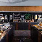 Otel Clarion Airport 4*