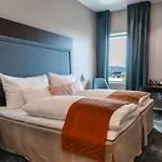 Clarion Airport 4*
