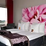 Otel Clarion Airport 4*