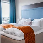Clarion Airport 4*