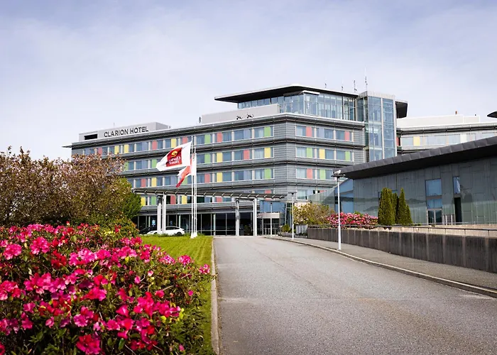 Hotel Clarion Airport 4*