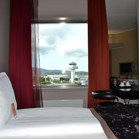 Hotel Clarion Airport 4*