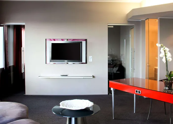 Clarion Airport Hotel 4*