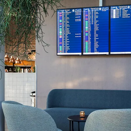 Отель Clarion Airport 4*