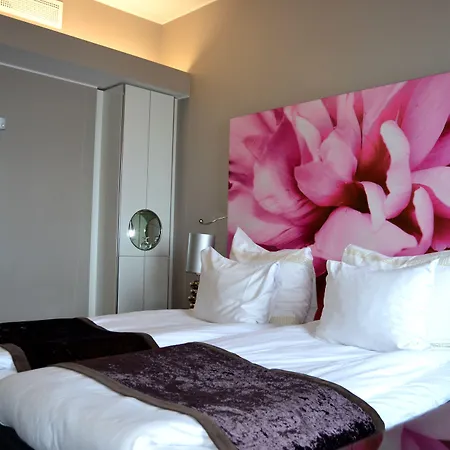 Отель Clarion Airport