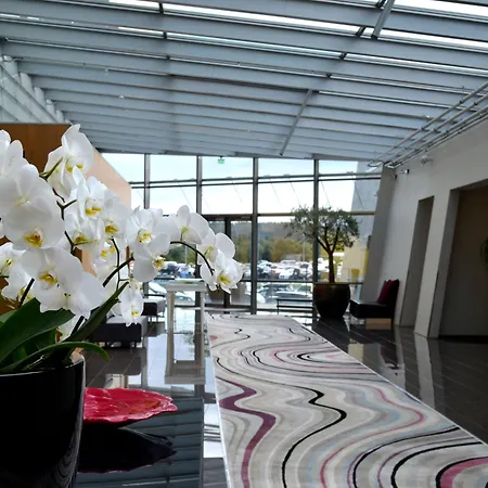 Clarion Airport Отель