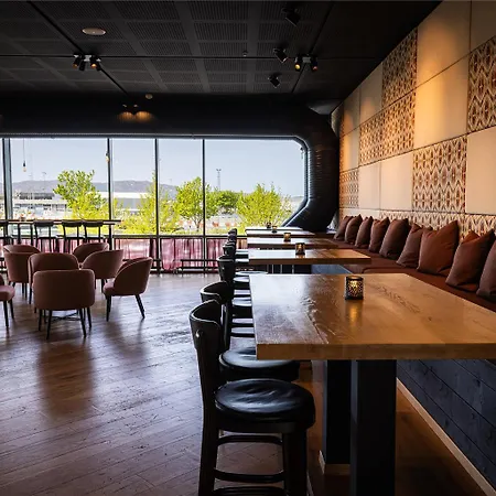 Clarion Airport Отель 4*