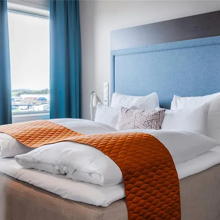 Clarion Airport 4*